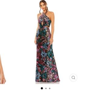 MAC DUGGAL
FLORAL SEQUINED CUT-OUT HALTER GOWN
size: 10